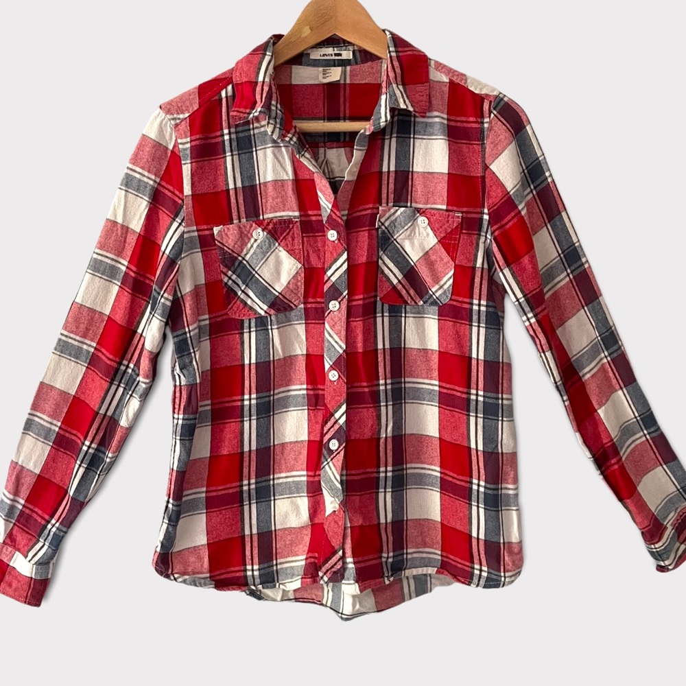 Levi’s Womens Small Flannel button up Plaid